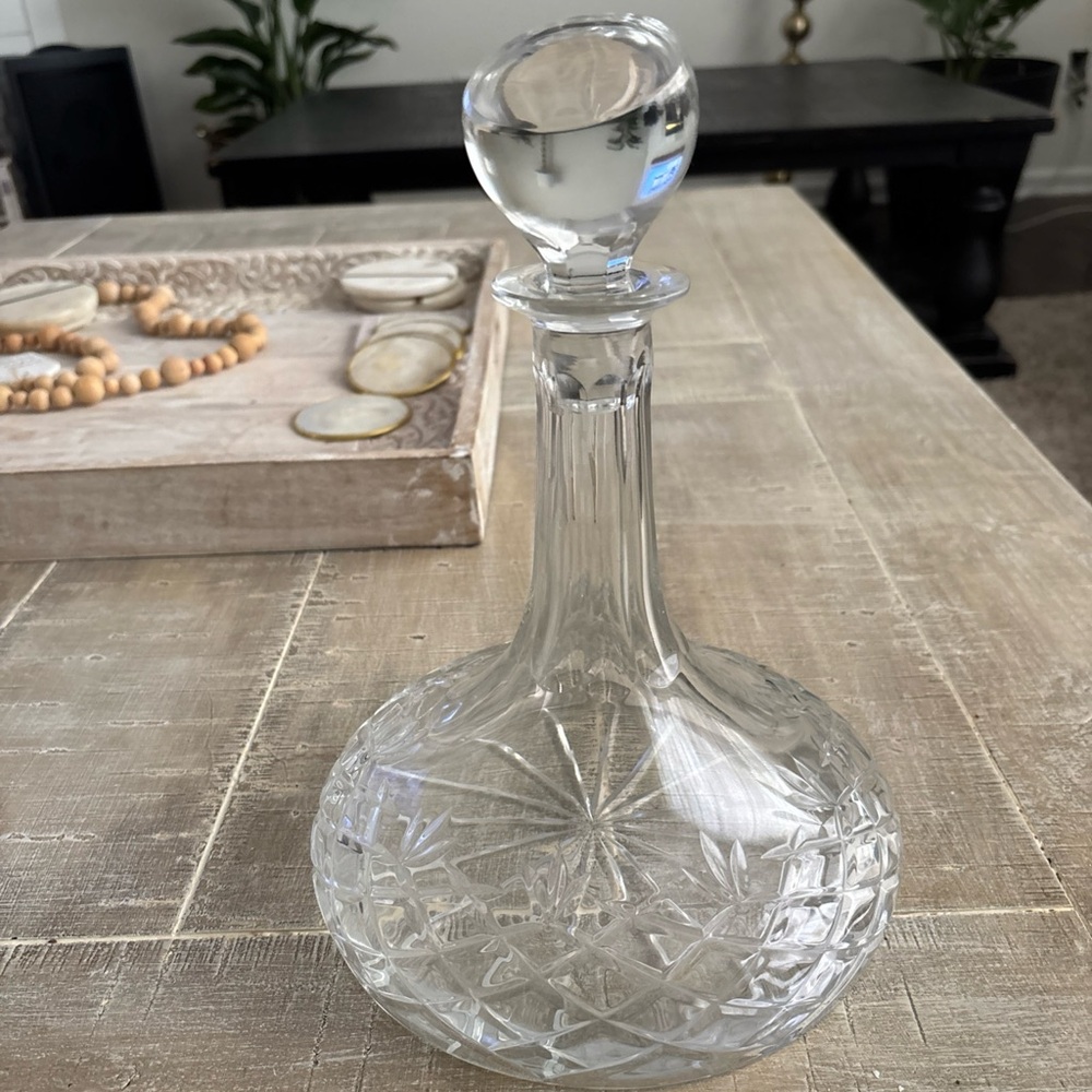 Elegant Clear Glass Decanter